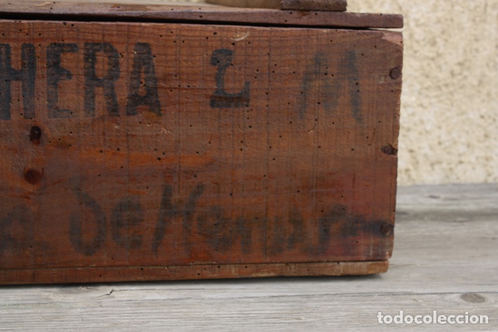 Antig&uuml;edades: Caja de madera Leche Condensada La Lechera. - Foto 13