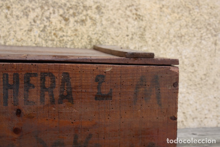 Antig&uuml;edades: Caja de madera Leche Condensada La Lechera. - Foto 14