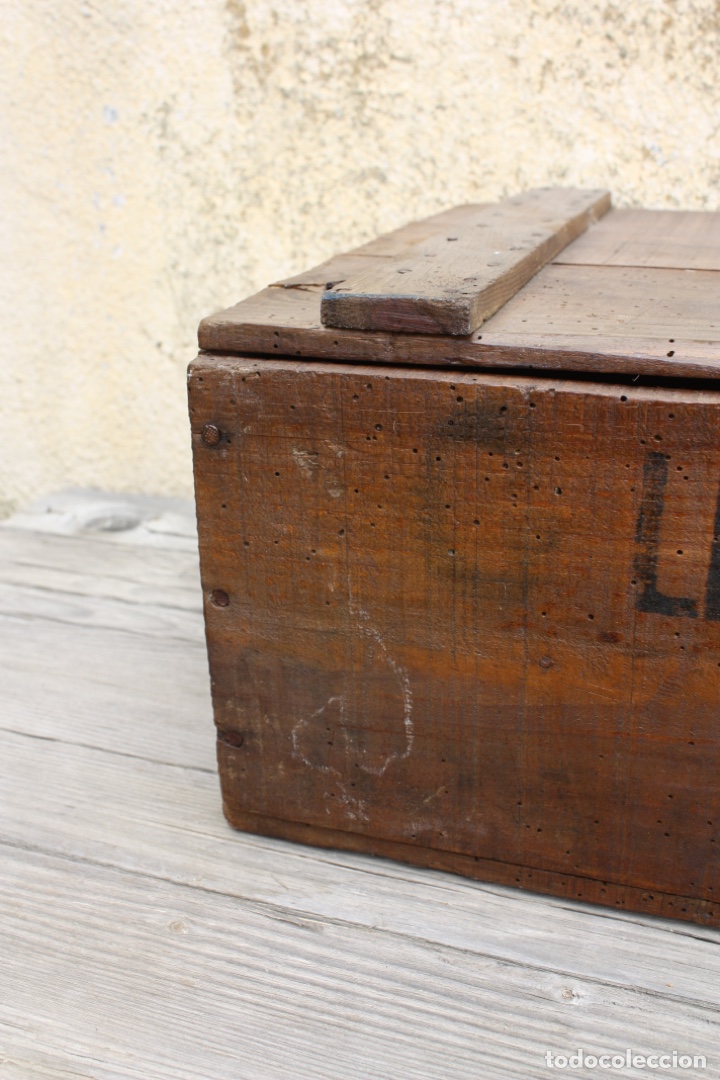 Antig&uuml;edades: Caja de madera Leche Condensada La Lechera. - Foto 19