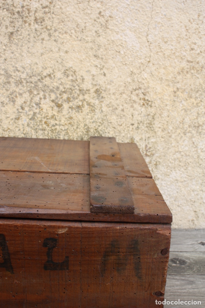 Antig&uuml;edades: Caja de madera Leche Condensada La Lechera. - Foto 20