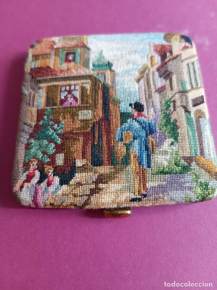 Antig&uuml;edades: POLVERA BORDADA EN PETIT POINT HECHA A MANO EN AUSTRIA - Foto 1