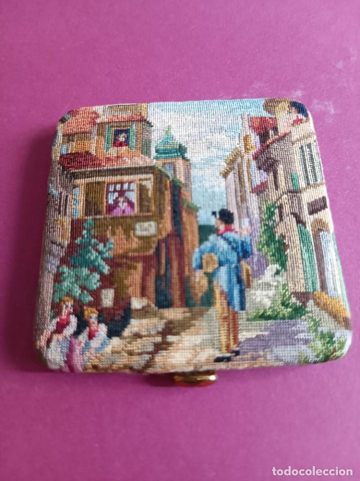 Antig&uuml;edades: POLVERA BORDADA EN PETIT POINT HECHA A MANO EN AUSTRIA - Foto 4