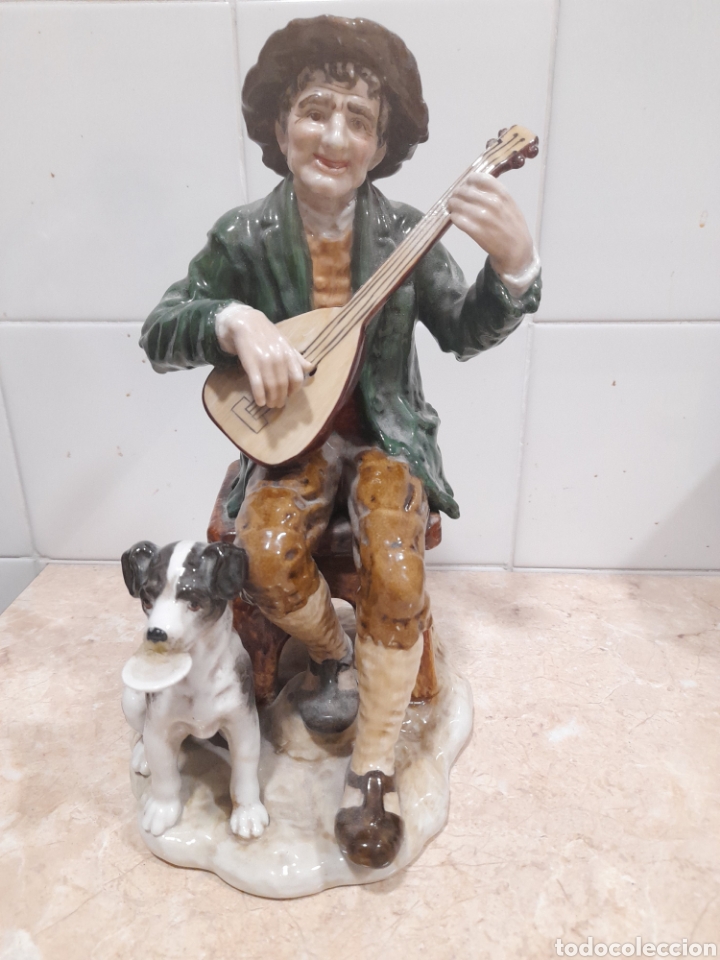 Antiguidades: Antigua figura de porcelana de Salvador Mallol, 28 cm de altura