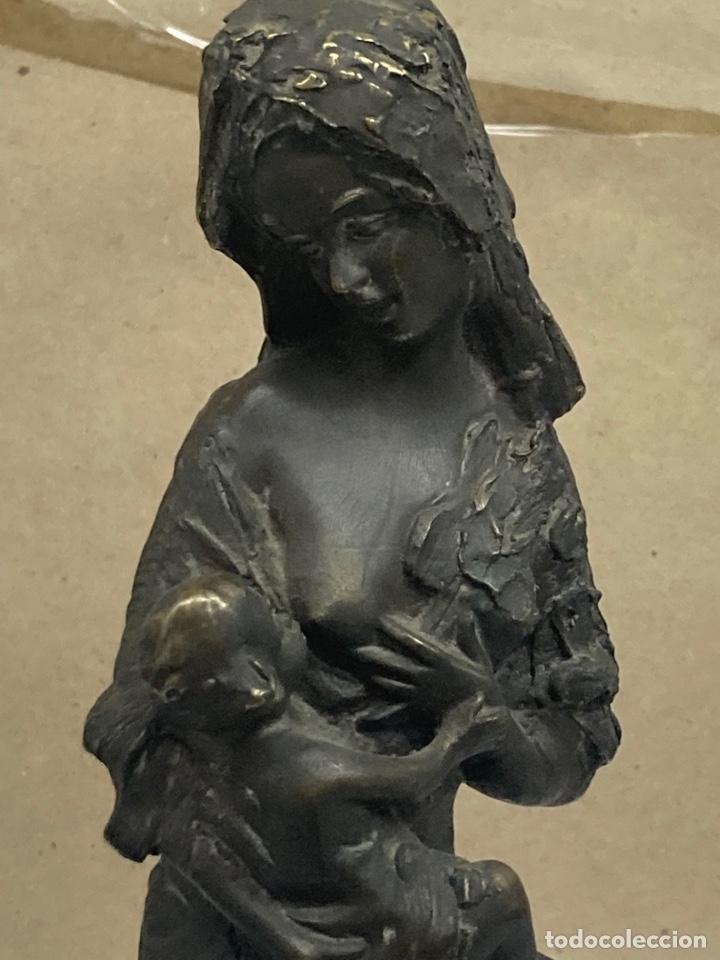 Antig&uuml;edades: Figura bronceada con peana piedra - Foto 3