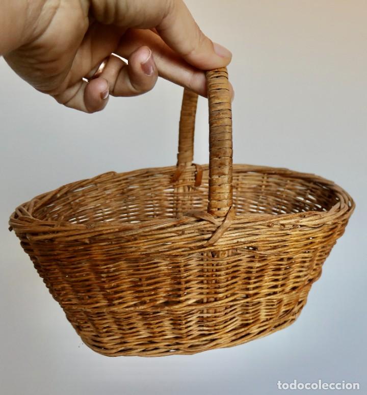 Antig&uuml;edades: 5 ANTIGUAS CESTAS DE MIMBRE - Foto 3