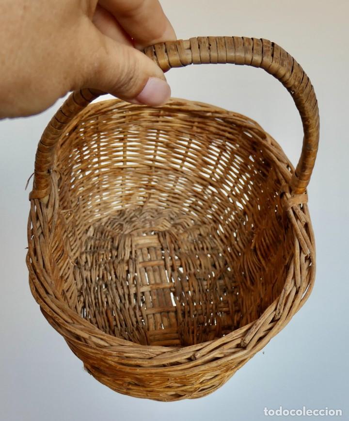 Antig&uuml;edades: 5 ANTIGUAS CESTAS DE MIMBRE - Foto 4