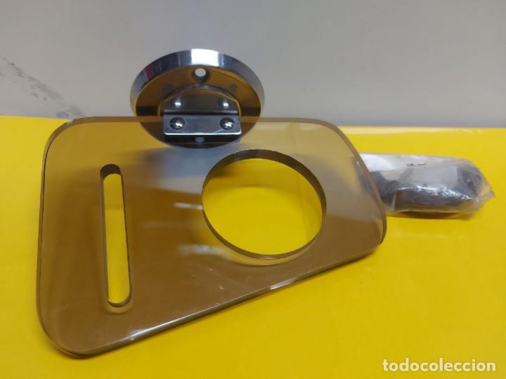Antig&uuml;edades: ANTIGUO PORTACEPILLO DE PLASTICO TRANSPARENTE - Foto 1