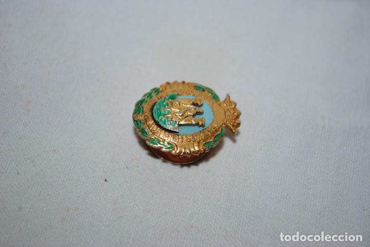 Antig&uuml;edades: ESCUDO DE CADIZ DE PLATA Y ESMALTADO . - Foto 2