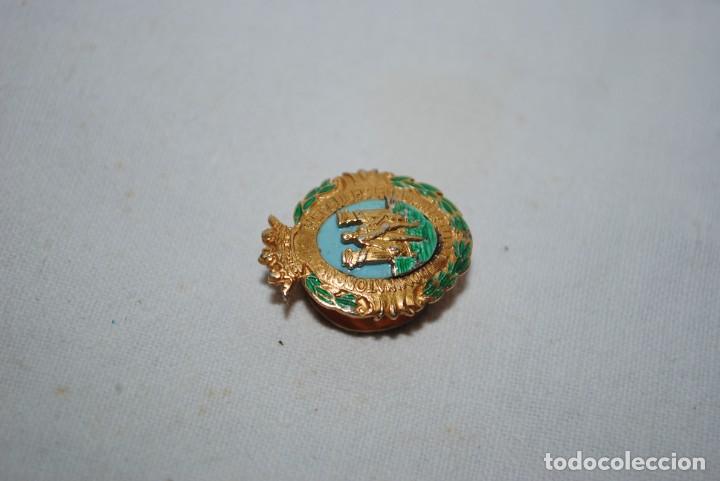 Antig&uuml;edades: ESCUDO DE CADIZ DE PLATA Y ESMALTADO . - Foto 3