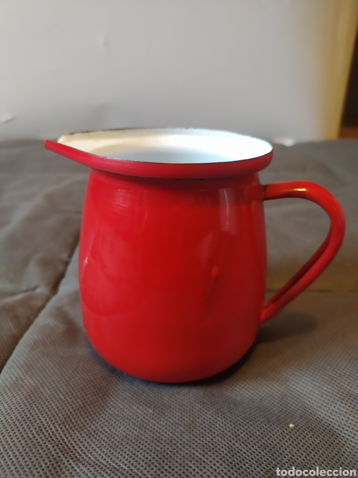 Antig&uuml;edades: Jarra esmaltada roja - Foto 1
