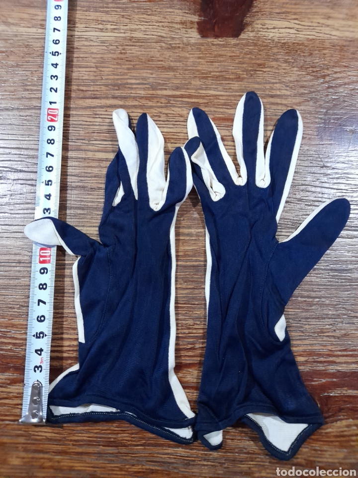 Antig&uuml;edades: Guantes modernistas - Foto 1