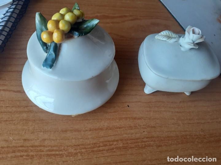 Antig&uuml;edades: dos cajitas de porcelana - Foto 1