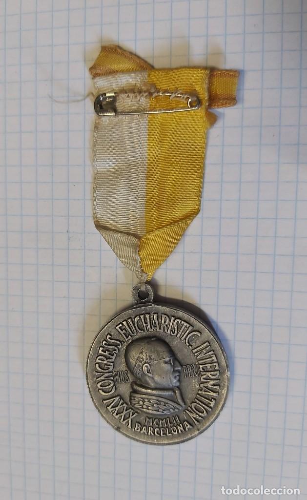 Antig&uuml;edades: Medalla del congreso eucar&iacute;stico de aluminio - Foto 2
