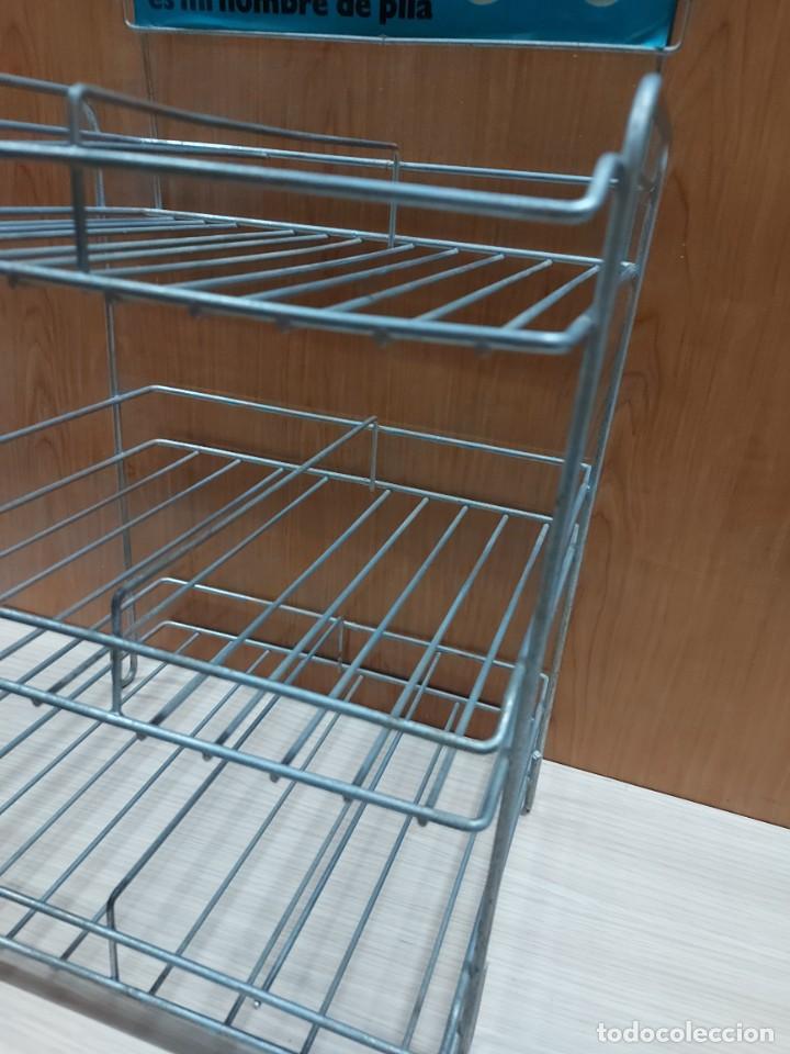 Antig&uuml;edades: ANTIGUO EXPOSITOR DE PILAS TXIMIST - Foto 5
