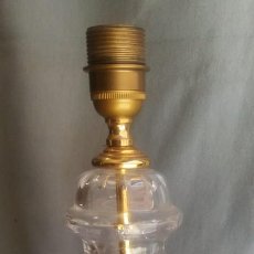 Antigüedades: MAGISTRAL LAMPARA EN FORMA DE JARRON DE CRISTAL TALLADO BACCARAT. ELECTRIFICADO.41 CM. ALTURA X 13 C