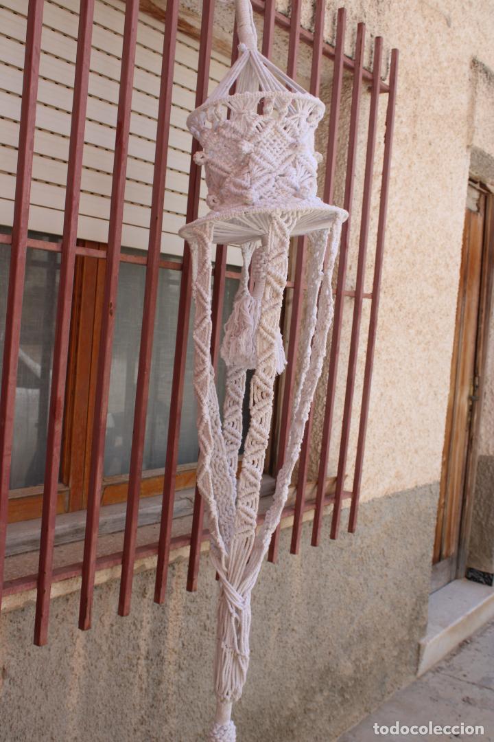 Antig&uuml;edades: macetero colgante de macram&eacute; - Foto 3