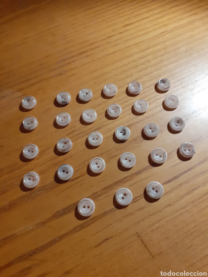 Antig&uuml;edades: 27 botones. 1 cms &Oslash; - Foto 1