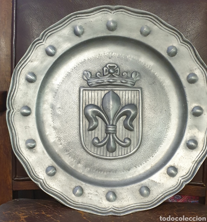 Antig&uuml;edades: Gran plato de esta&ntilde;o FLOR DE LYS 37cm - Foto 1
