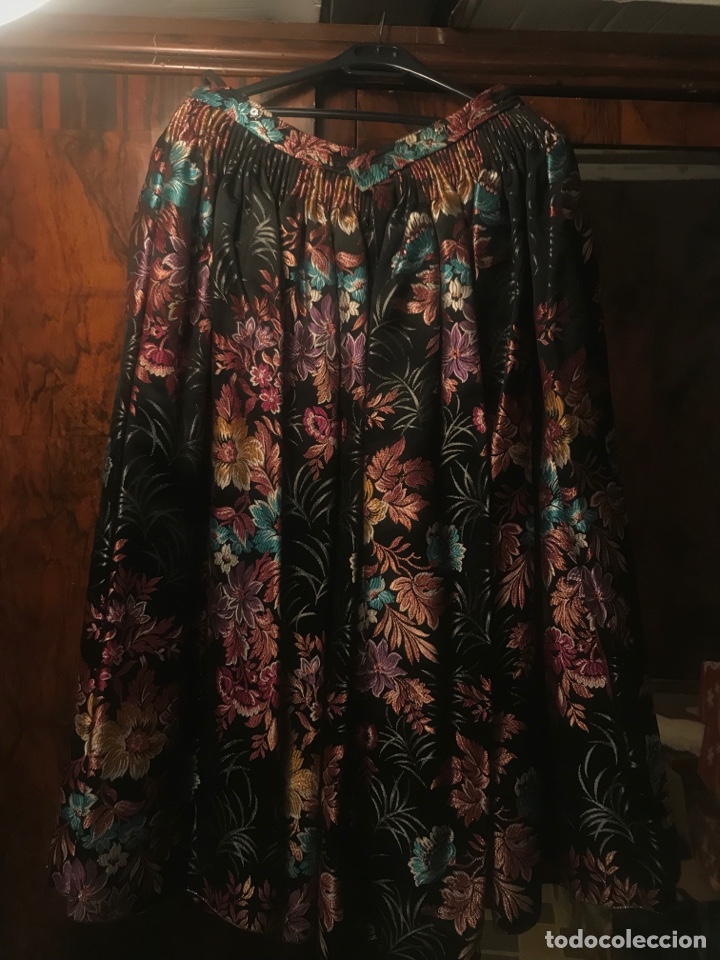 Antig&uuml;edades: Traje fallera - Foto 1