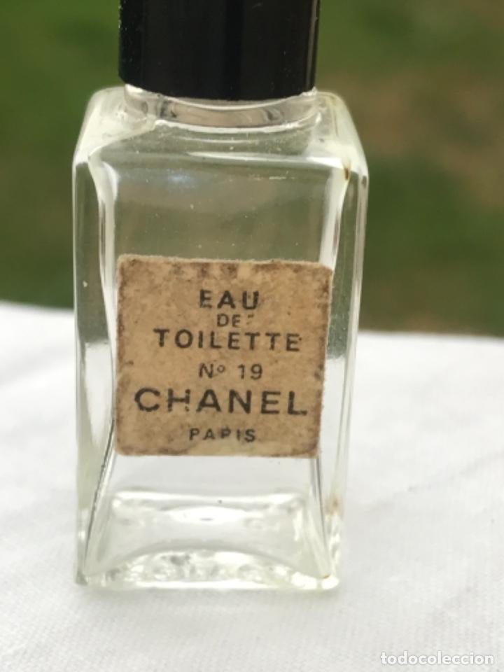 Antig&uuml;edades: Channel, 19, botecito cristal - Foto 2