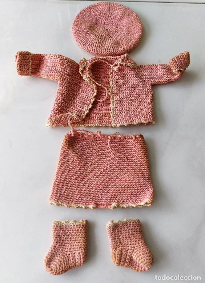 Antig&uuml;edades: MU&Ntilde;ECOS TRAJE ANTIGUO GANCHILLO - Foto 1