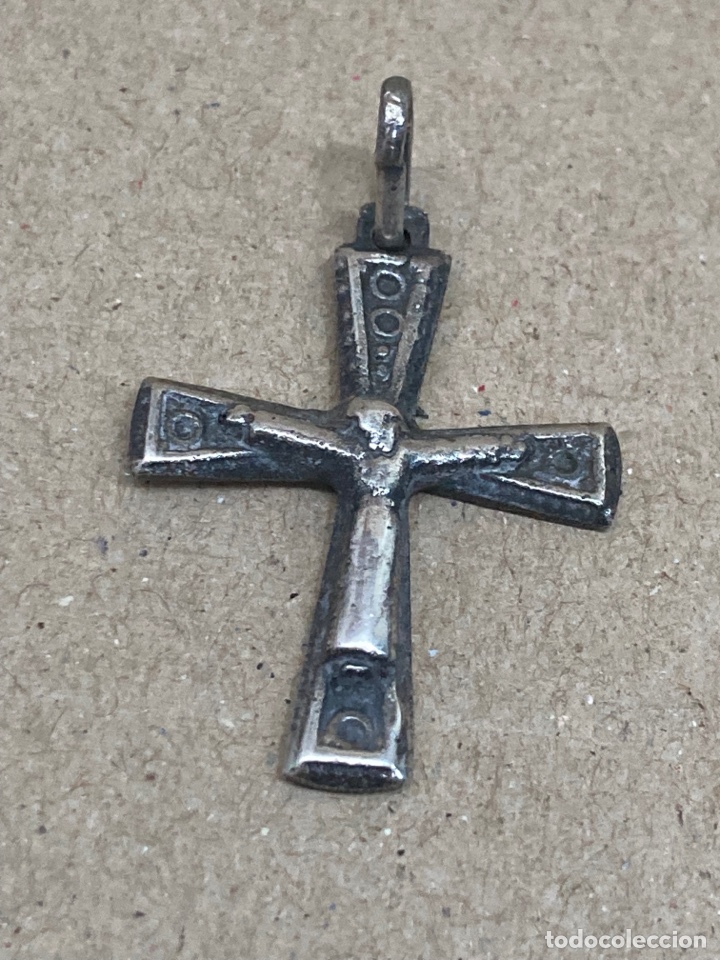 Antig&uuml;edades: Cruz de plata de ley - Foto 1
