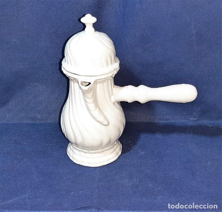 Antig&uuml;edades: Tetera antigua de porcelana - Foto 1