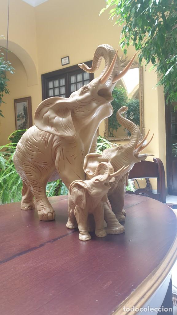 Antig&uuml;edades: ESPECTACULAR FIGURA -FAMILIA DE ELEFANTES DE GRAN TAMA&Ntilde;O Y PESO.