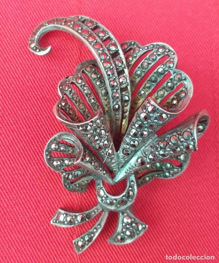 Antig&uuml;edades: BROCHE DE PLATA CON PEDRER&Iacute;A - Foto 1