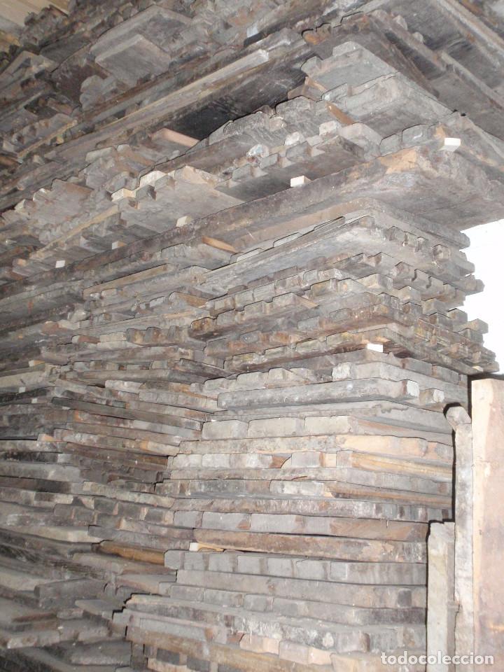 Antig&uuml;edades: Madera antigua, 25 costados de arcas. Tienen de 150 a 200 a&ntilde;os.