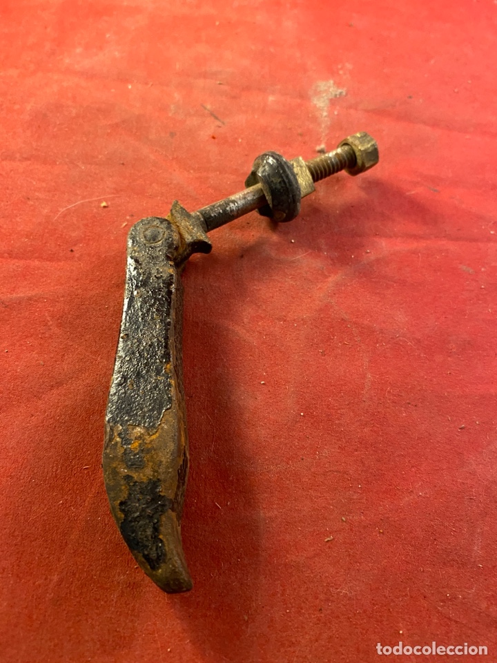 Llamador de puerta de hierro