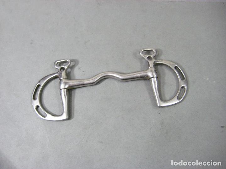 Antig&uuml;edades: BOCADO DE CABALLO DE HIERRO - H&Iacute;PICA - Foto 1