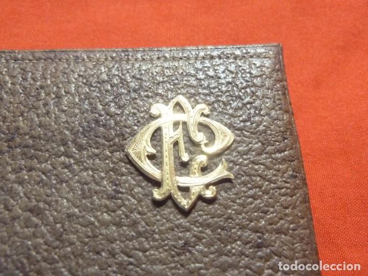 Antig&uuml;edades: CARTERA EN PIEL CON LAS INICIALES E.C EN ORO - Foto 3