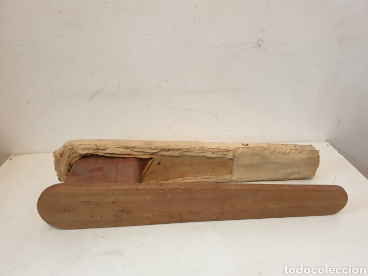 Antig&uuml;edades: APOYA PLANCHAS DE MADERA - Foto 2