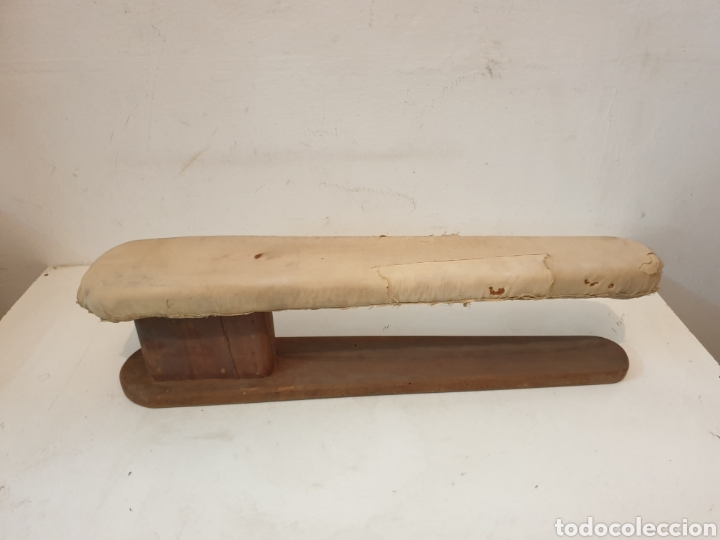 Antig&uuml;edades: APOYA PLANCHAS DE MADERA - Foto 1