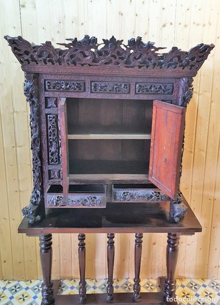 Antig&uuml;edades: Bargue&ntilde;o cabinet tallado en &eacute;bano - Foto 4