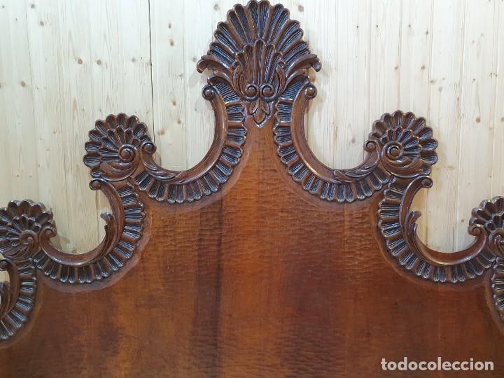Antig&uuml;edades: DORMITORIO DE NOGAL MACIZO - Foto 5