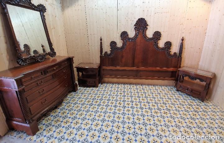 Antig&uuml;edades: DORMITORIO DE NOGAL MACIZO - Foto 6