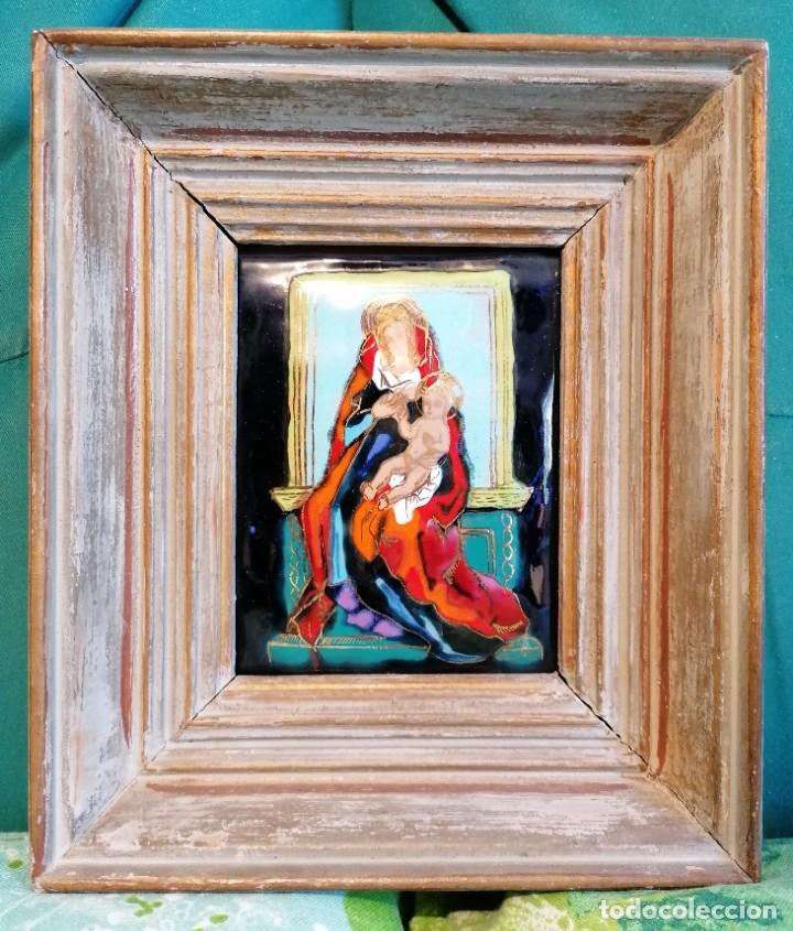 Antig&uuml;edades: ESMALTE POL&Iacute;CROMO DE LA VIRGEN CON EL NI&Ntilde;O - Foto 1