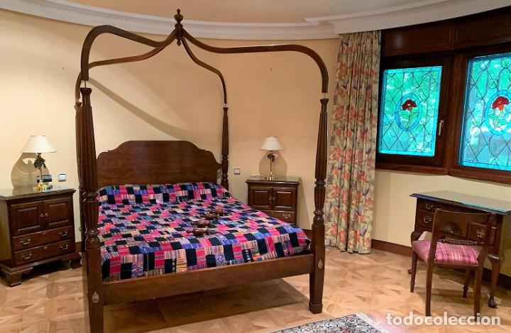 Antig&uuml;edades: DORMITORIO DE NOGAL CON DORSEL - Foto 1