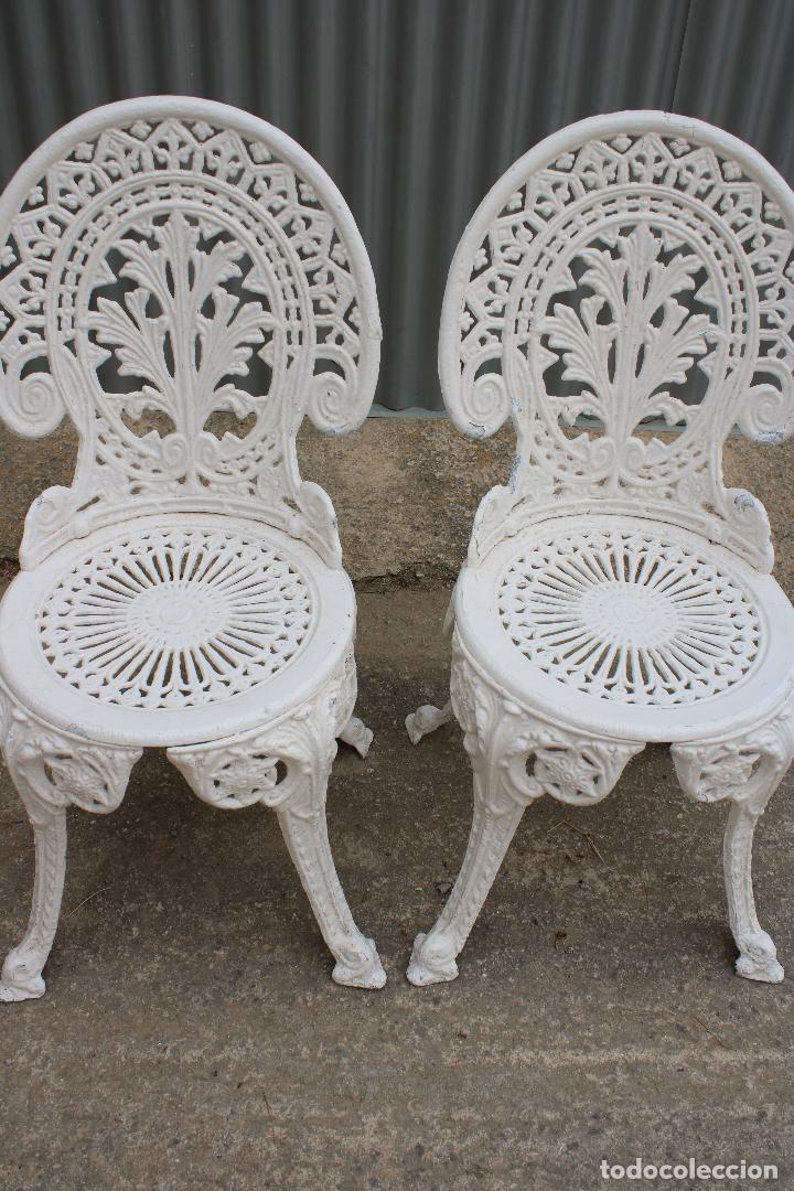 Antig&uuml;edades: 2 sillas de jardin de aluminio repintado - Foto 3