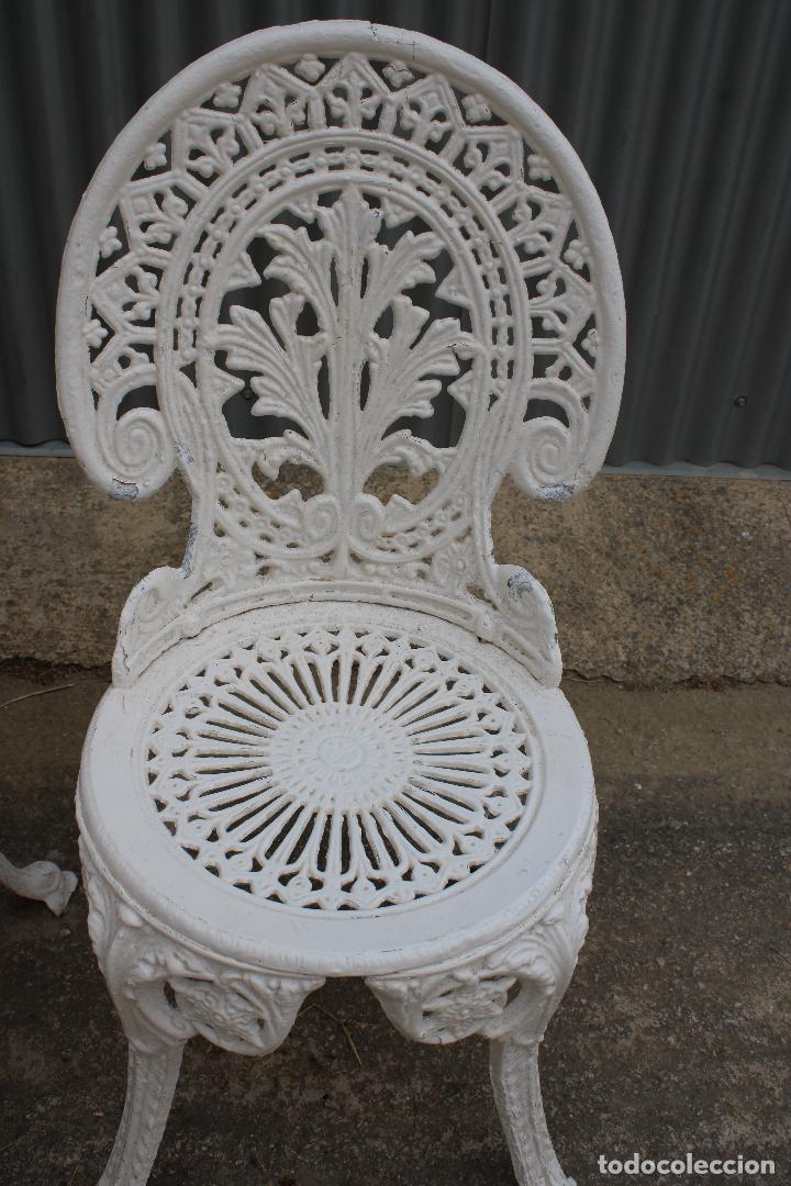Antig&uuml;edades: 2 sillas de jardin de aluminio repintado - Foto 4