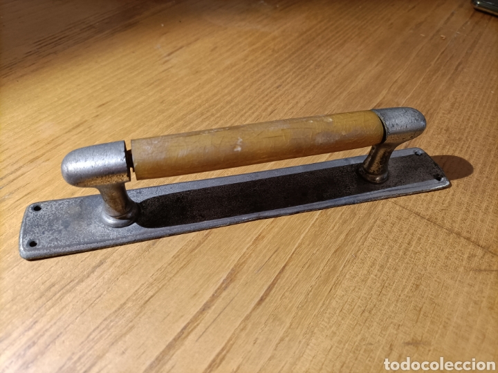 Oggetti Antichi: Asa de caj&oacute;n o puerta. 24 x 4 x 5 cms