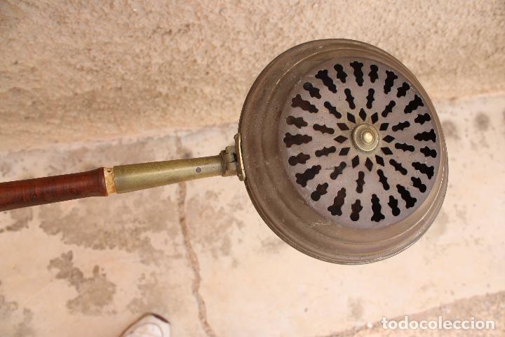 Antig&uuml;edades: antiguo calientacamas de laton - Foto 4