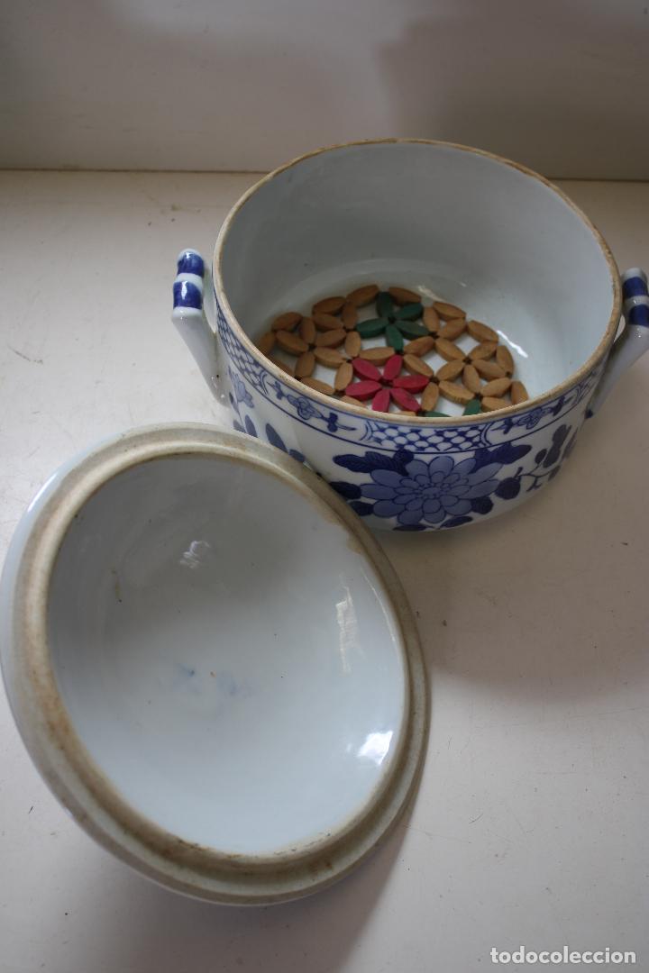Antig&uuml;edades: sopera azul - blanco - porcelana - Foto 2