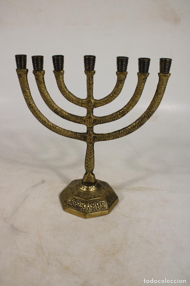 Antig&uuml;edades: candelabro menorah 7 brazos de bronce - Foto 3