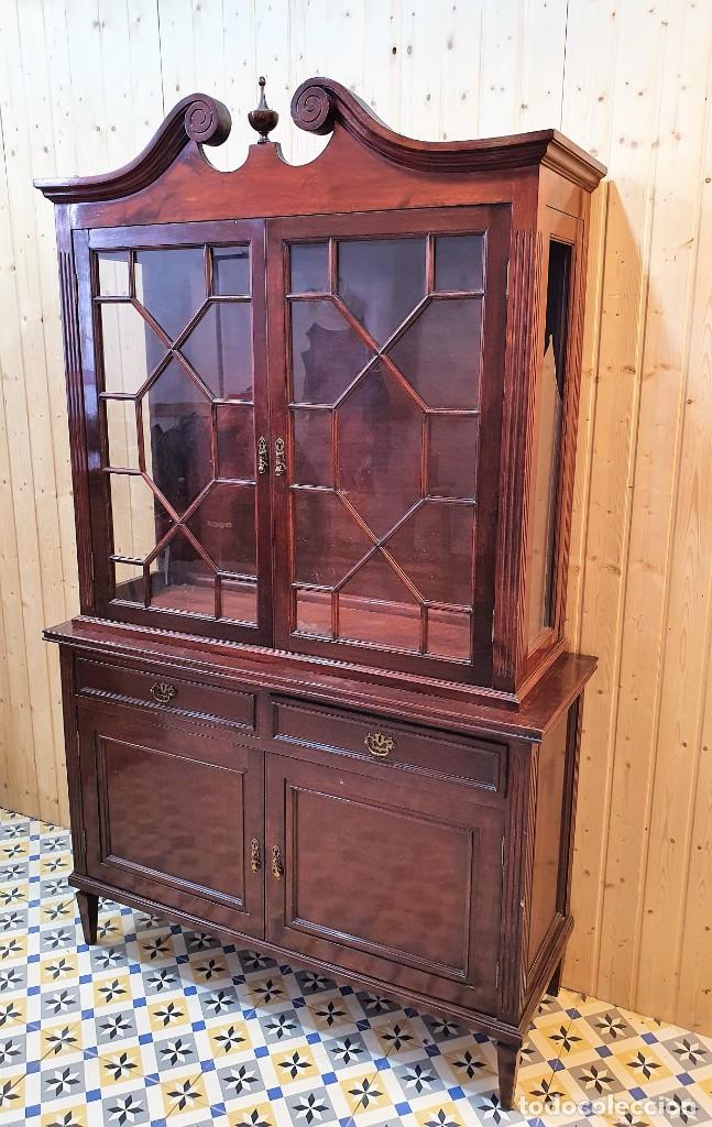Antig&uuml;edades: VITRINA MADERA PUERTAS CELOSIA - Foto 3