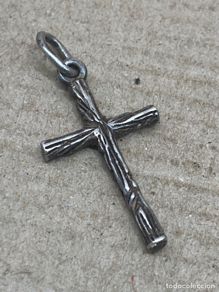 Antig&uuml;edades: Cruz de plata - Foto 1