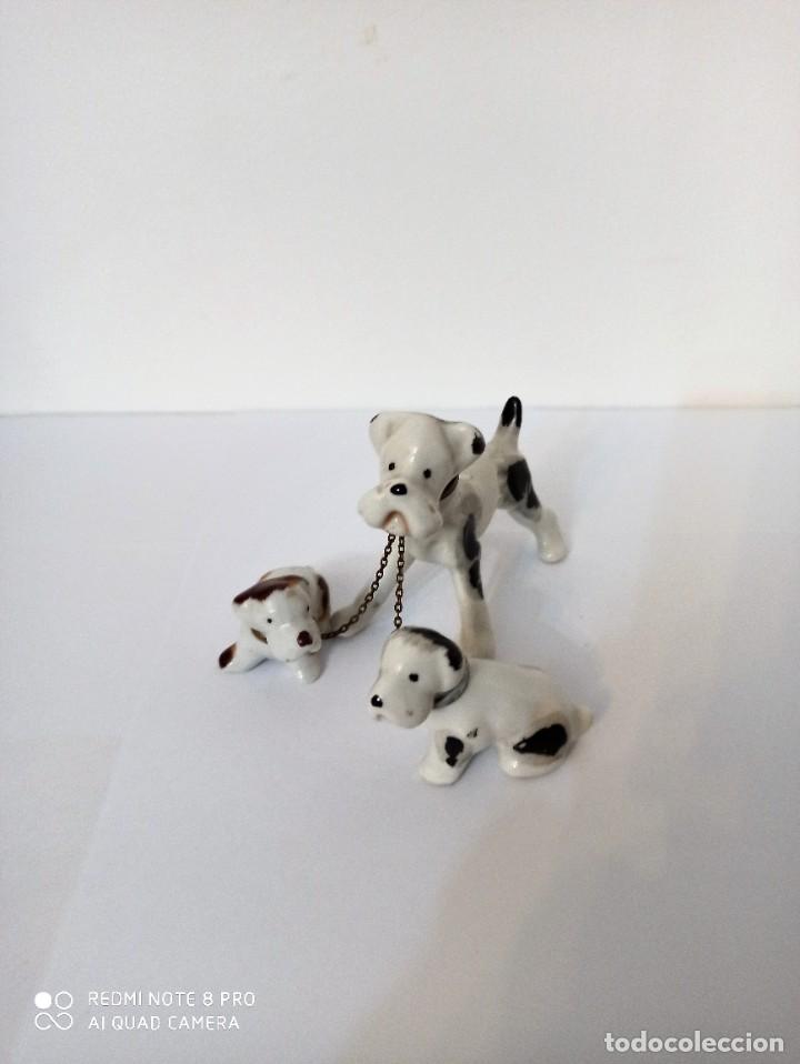 Antig&uuml;edades: Perritos de cer&aacute;mica de Manises. - Foto 1