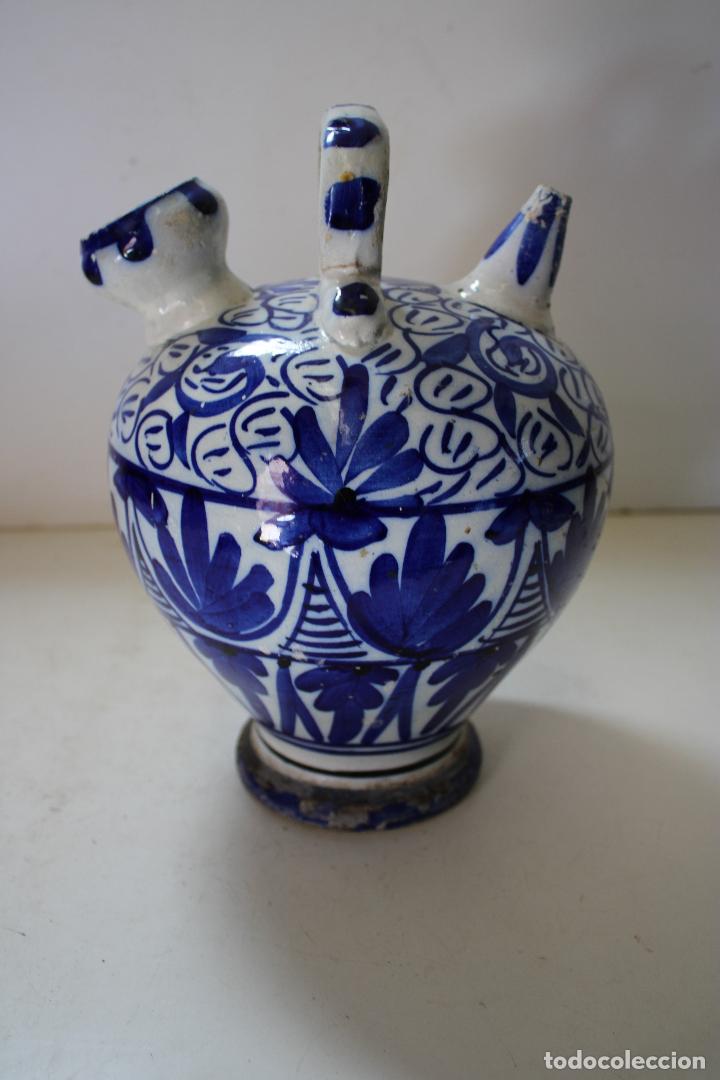 Antig&uuml;edades: botijo azul de manises - Foto 2